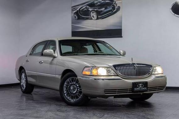 LINCOLN TOWN CAR 2008 2LNHM82V18X652181 image